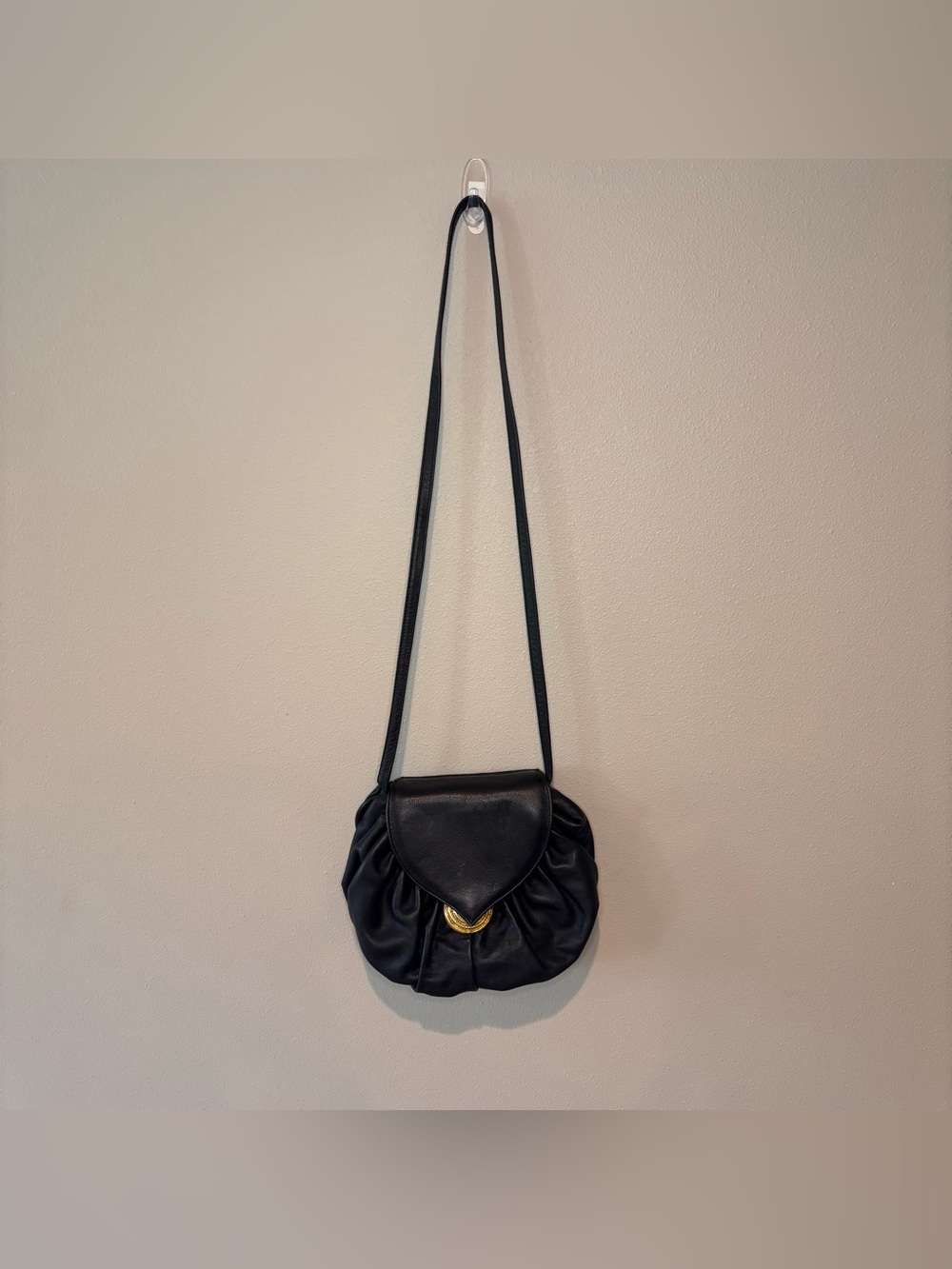 VINTAGE NORDSTROM Genuine Black Leather Shoulder Bag with Decorative Gold Accent - Picture 2 of 11